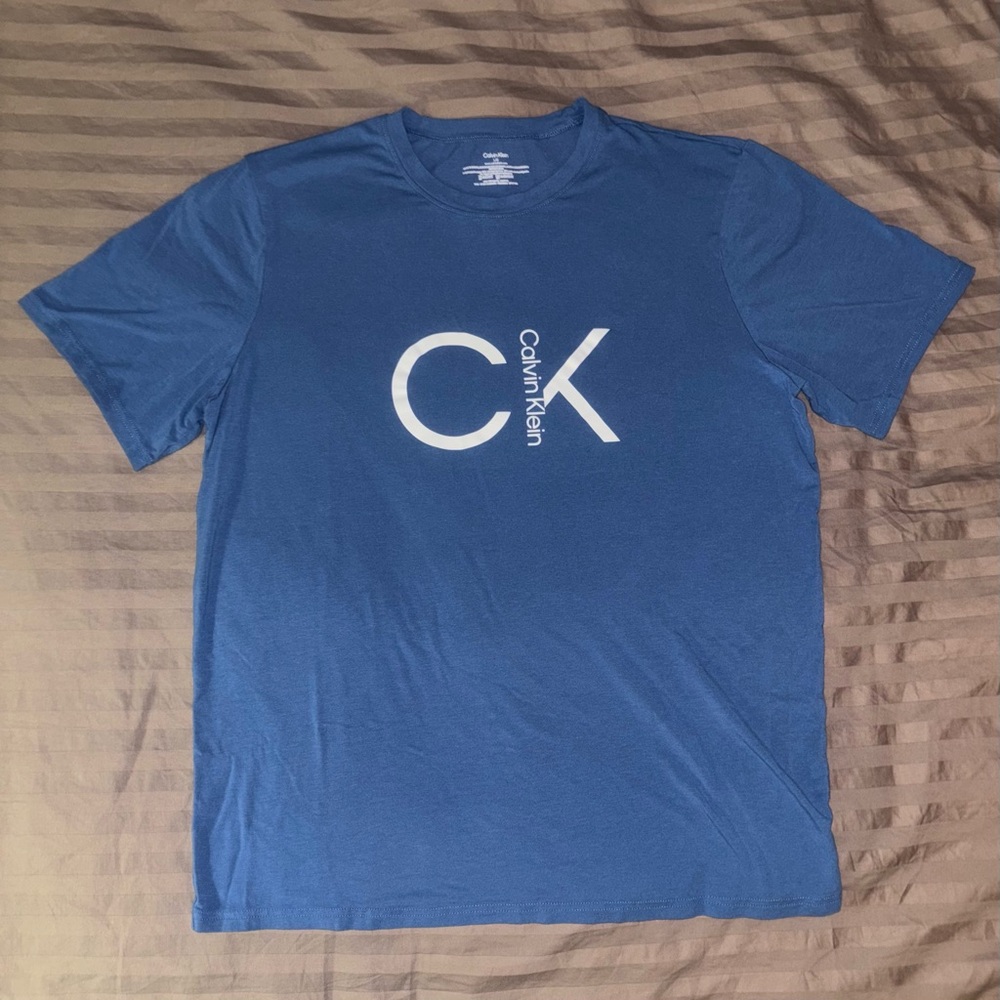 Calvin Klein NWOT Men's Blue T-Shirt